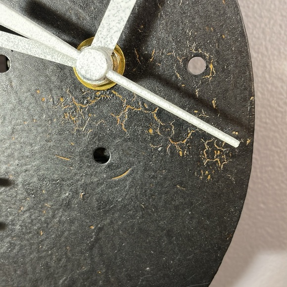 Unique and adorable metal cat clock artisan hand crafted with moving tail! - Picture 5 of 17